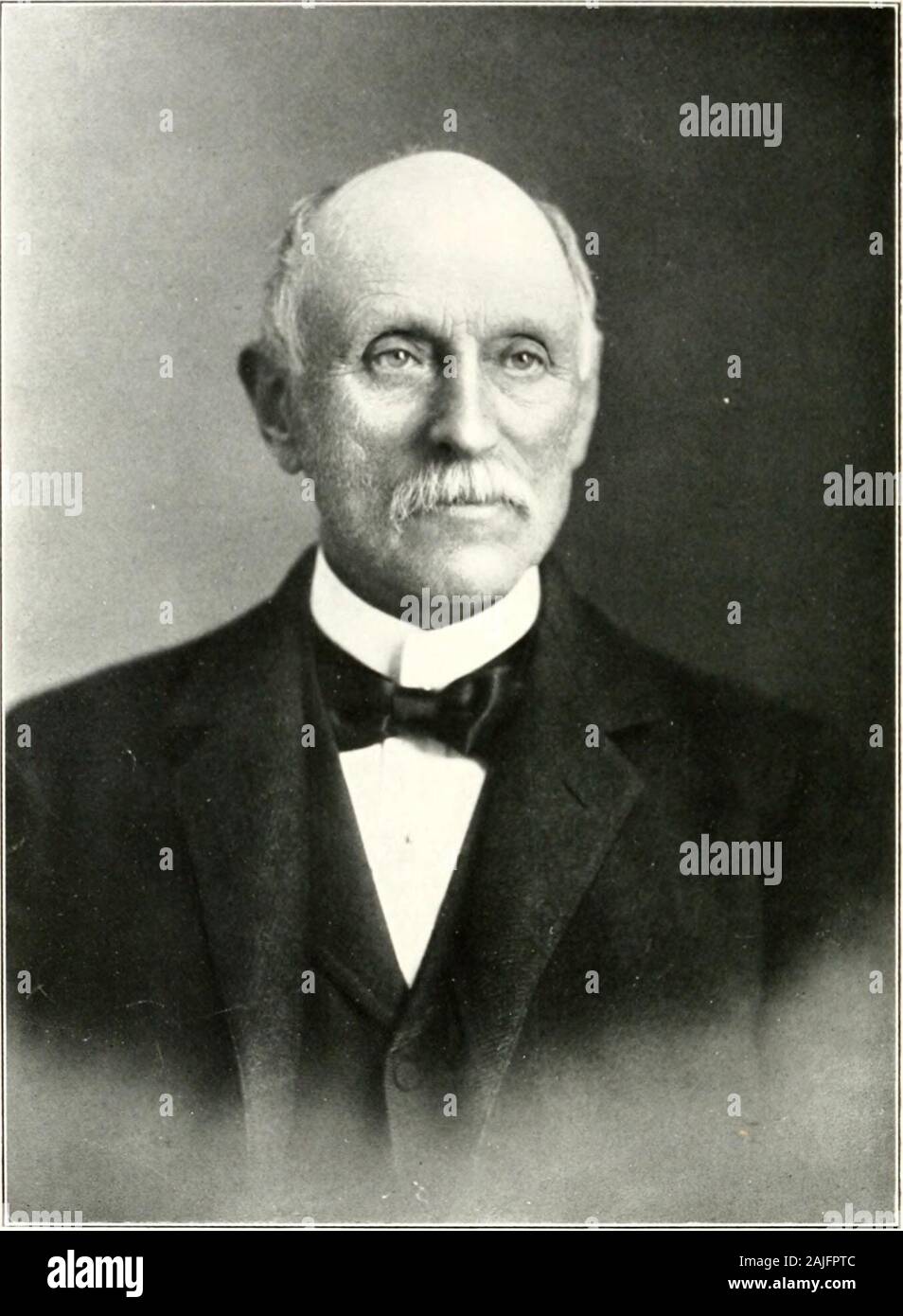 La généalogie de la famille dans Brainerd-Brainard America, 1649-1908 . Olivier (BHAINERD) USHER.. Sixième génération.^ n Enfant : i. Clarissa M., b. Le 1 mai, 184L dans l'East Hamilton, N. Y. ; d. 2 août 1851, ae. 10 ans, 3 mois, 1 d.  ! 116. DiODATE^^ {Brainerd Ezra, William^^ DanieP, Stephen, DanieV,) de East Hamilton, Madison Co., N. Y. ; m., octobre 22, 1844, Mme Amy (Aldricli) Ingalls, b. , De James. dau et Sybil (Curtis) Aldricb,de Sherburne jST. Y., et veuve de James Ingalls. Il était un fermier producteur dans andhop Est Hamilton, maintenant Hubbardsville, JST. Y.M. biodate Brainerd d. 13 octobre 1885, l'ae. 73 ans, 5 Mo Banque D'Images