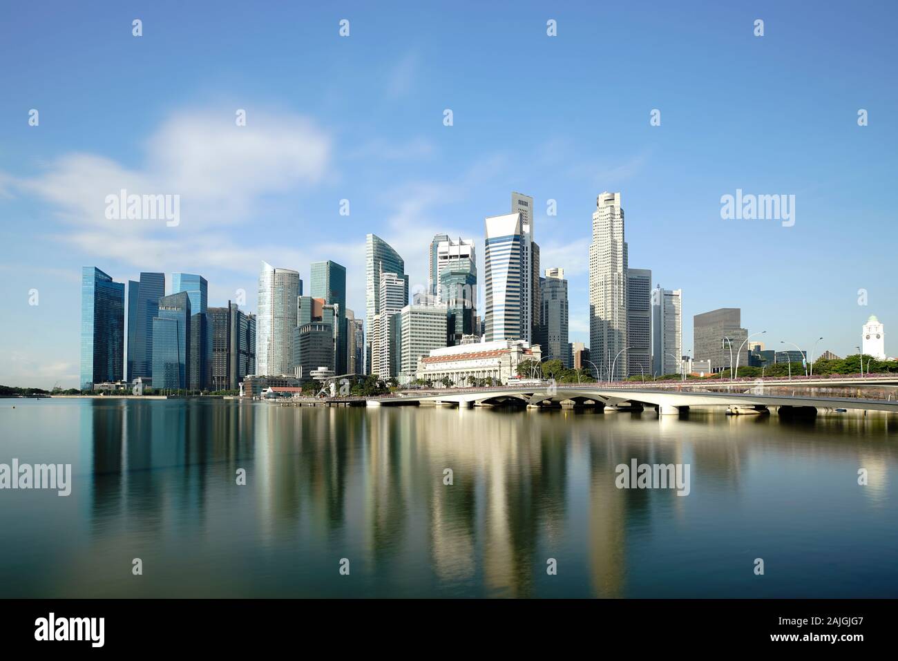 Quartier des affaires de Singapour skyline du centre-ville financière touristique avec en journée à Marina Bay, Singapour. Le tourisme asiatique, ville moderne l Banque D'Images