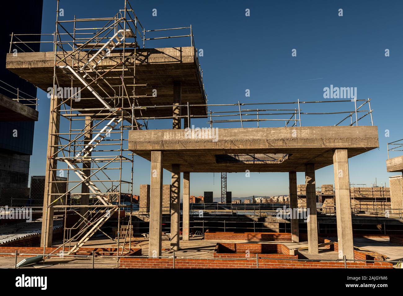 Construction de Torre Caleido (nouveau siège de l'école d'affaires de l'université IE), la tour firth à Cuatro Torres, Madrid, Espagne Banque D'Images