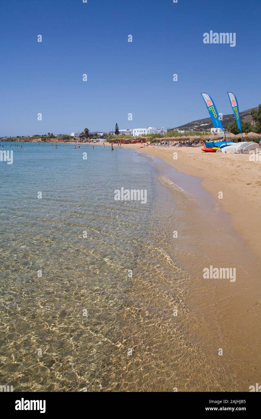 Golden Beach, l'île de Paros, Cyclades, Grèce Groupe Banque D'Images