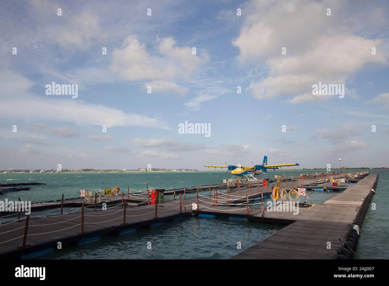 Mauvais temps à la mise à la terre tous les hydravions aéroport de Malé, Maldives, océan Indien, Décembre 2013 Banque D'Images