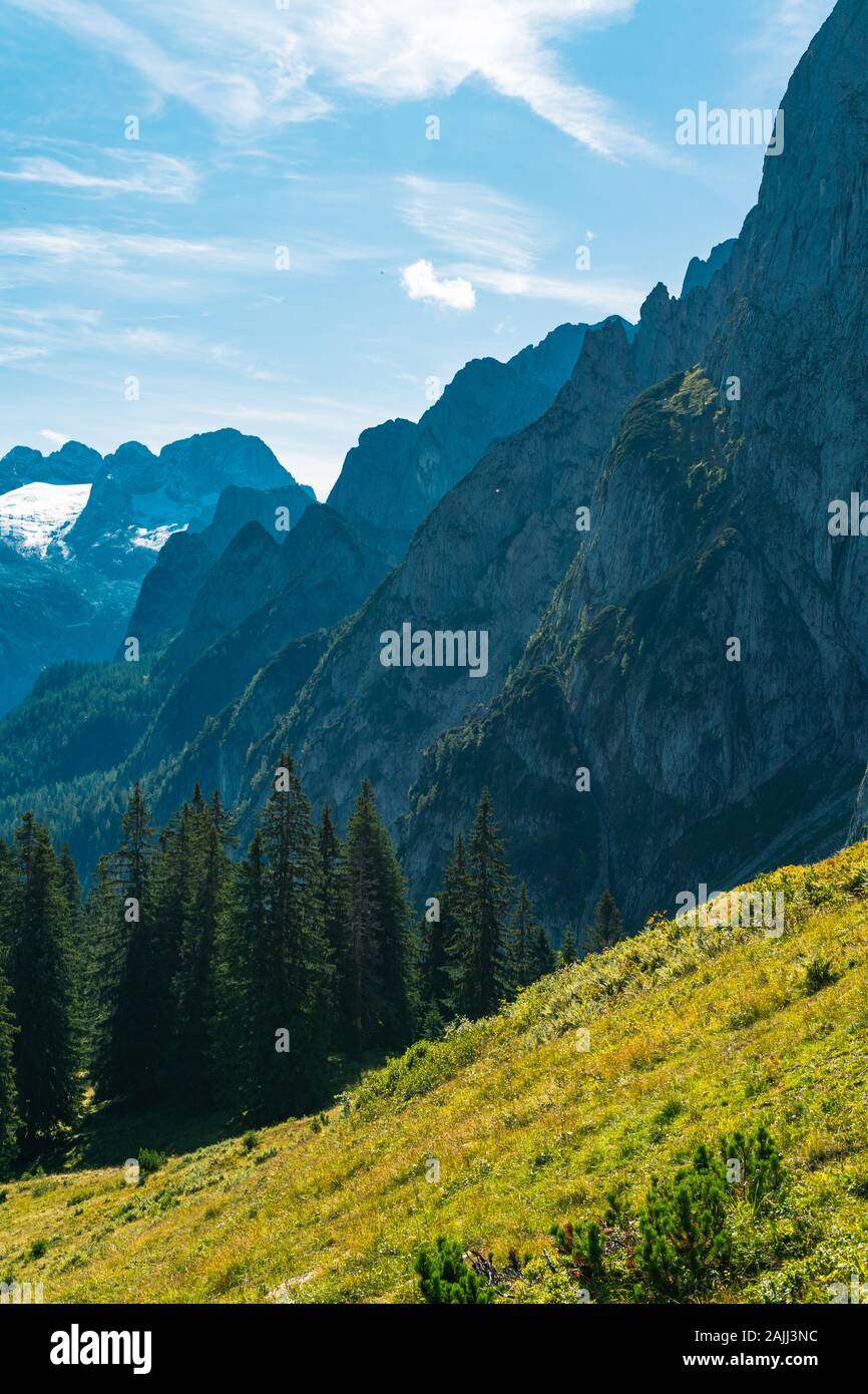 Journée européenne d'été dans les belles montagnes de l'Autriche, Alpes autrichiennes sont grand endroit à visiter pour tous les touristes, le tourisme en Europe Banque D'Images