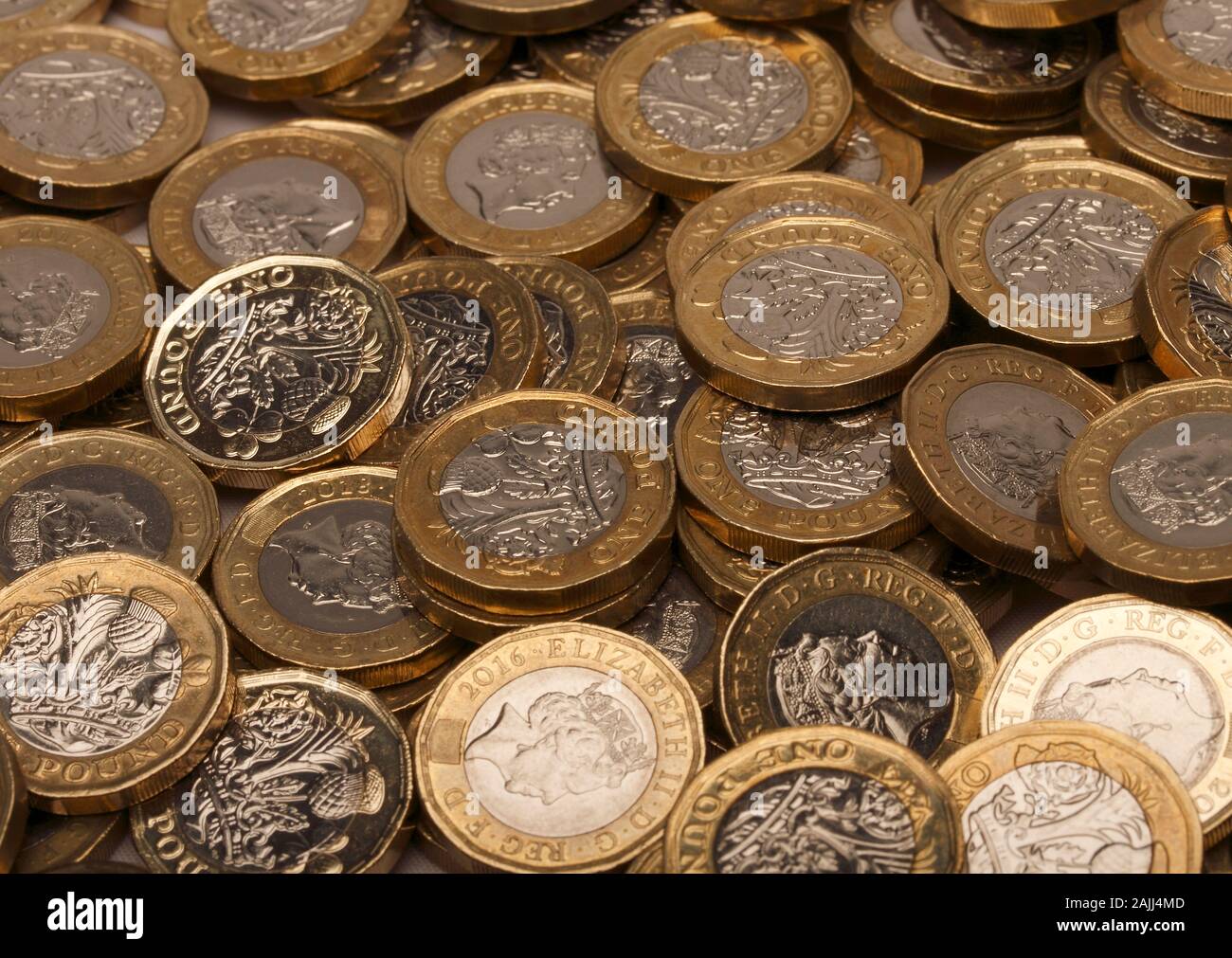 De 200 € à € 1 pièces Nom : £200 £1 pièces en Date : 3/6/2019 Événement : adresse/lieu : Banque D'Images