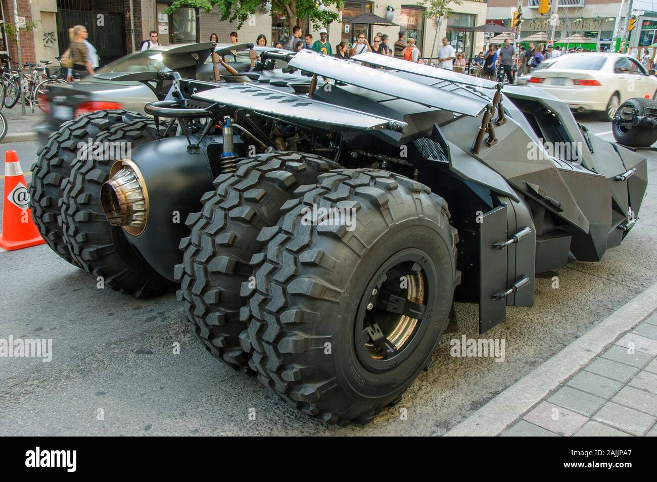 Batmobile utilisée dans la suite de Batman The Dark Knight, visiter la ville de Toronto pour une campagne de promotion. Banque D'Images