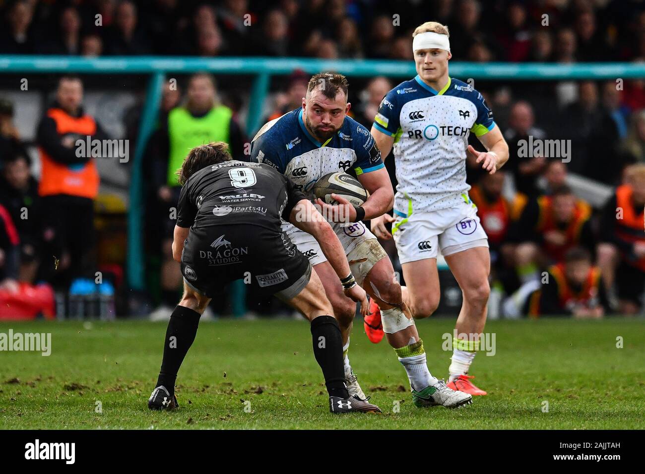 4e janvier 2020, Rodney Parade, Newport, Pays de Galles ; PRO Guinness14, Dragons Rugby v Ospreys : Sam Parry des Balbuzards en action pendant le match Crédit : Craig Thomas/News Images Banque D'Images