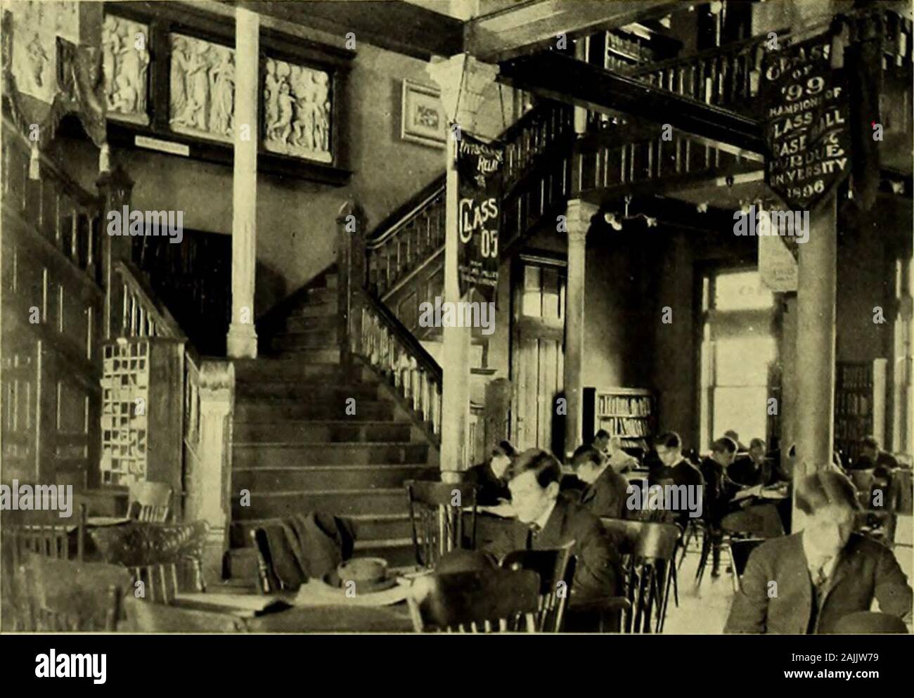 Débris de Purdue . s|l KMK.R Faculté de l'École de pharmacie ARTHUR LAWRENCE GREEN, Doyen et professeur de chimie à l'École de pharmacie ; Ph.C,University of Michigan, 1882 ; M.D., le Collège médical de l'Indiana, 1894 ; Ph.D., Franklin College,1895 ; membre de l'Association américaine pour l'avancement des sciences ; membre Indiana Pharma en association. WILLIAM JULIUS STURMER, professeur en pharmacie ; Ph.C, Purdue University, 1891 ; MemberAmerican Association pharmaceutique ; Président Commission de la pharmacie Indiana Pharmaceuti-cal Association. BENJAMIN MARTIN HOAK, professeur de Materia Medica ; Ph.D., Purdue Banque D'Images