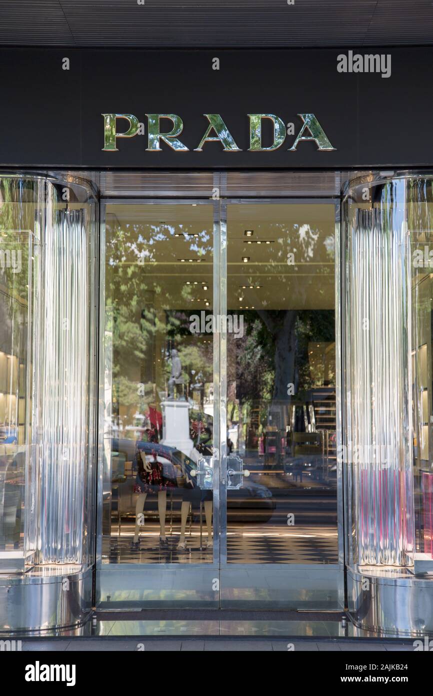 Magasin Prada dans la rue Serrano ; Madrid, Espagne Banque D'Images