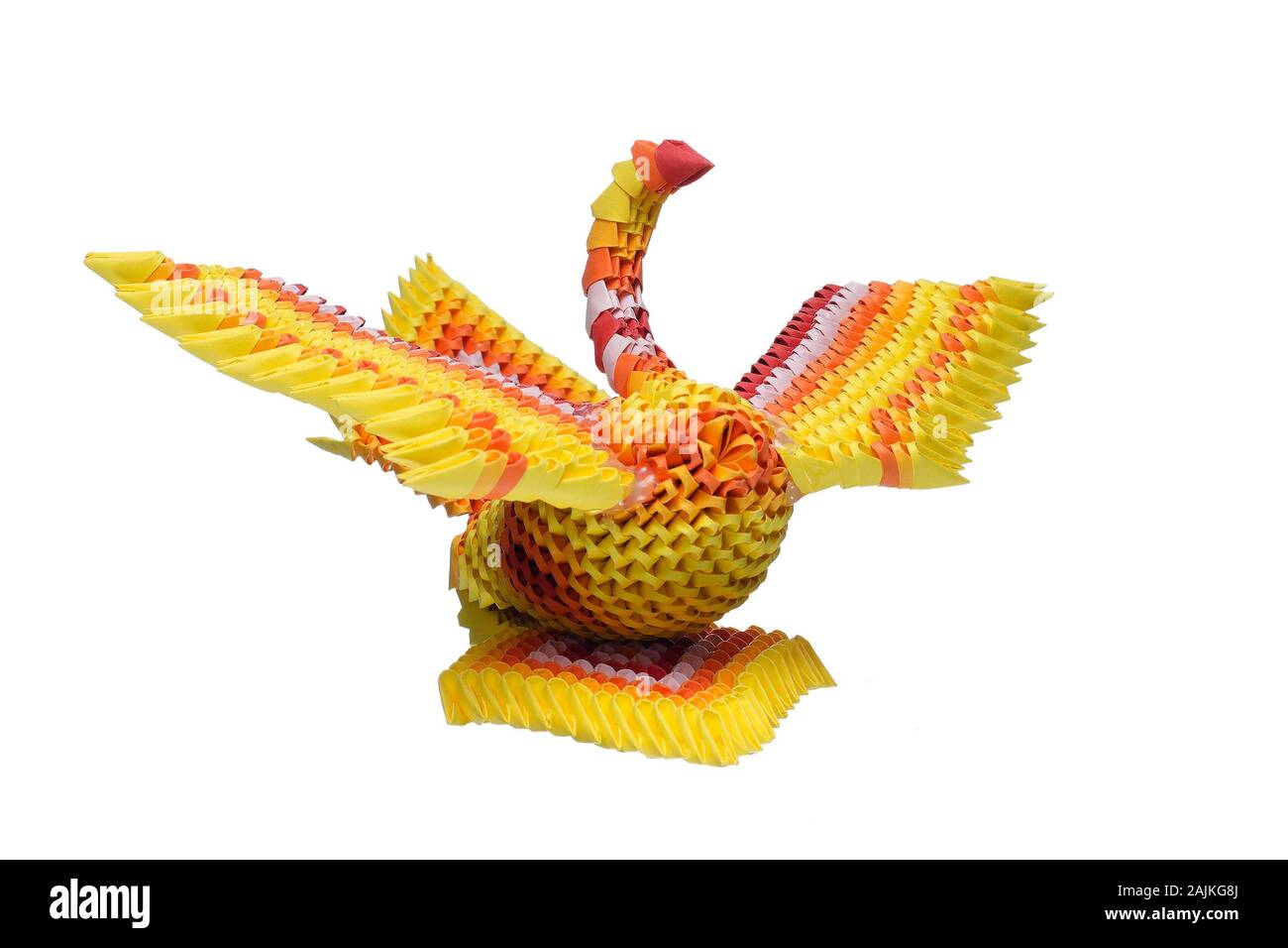 Des oiseaux de décoration origami 3D isolé sur fond blanc. Fait main. Banque D'Images