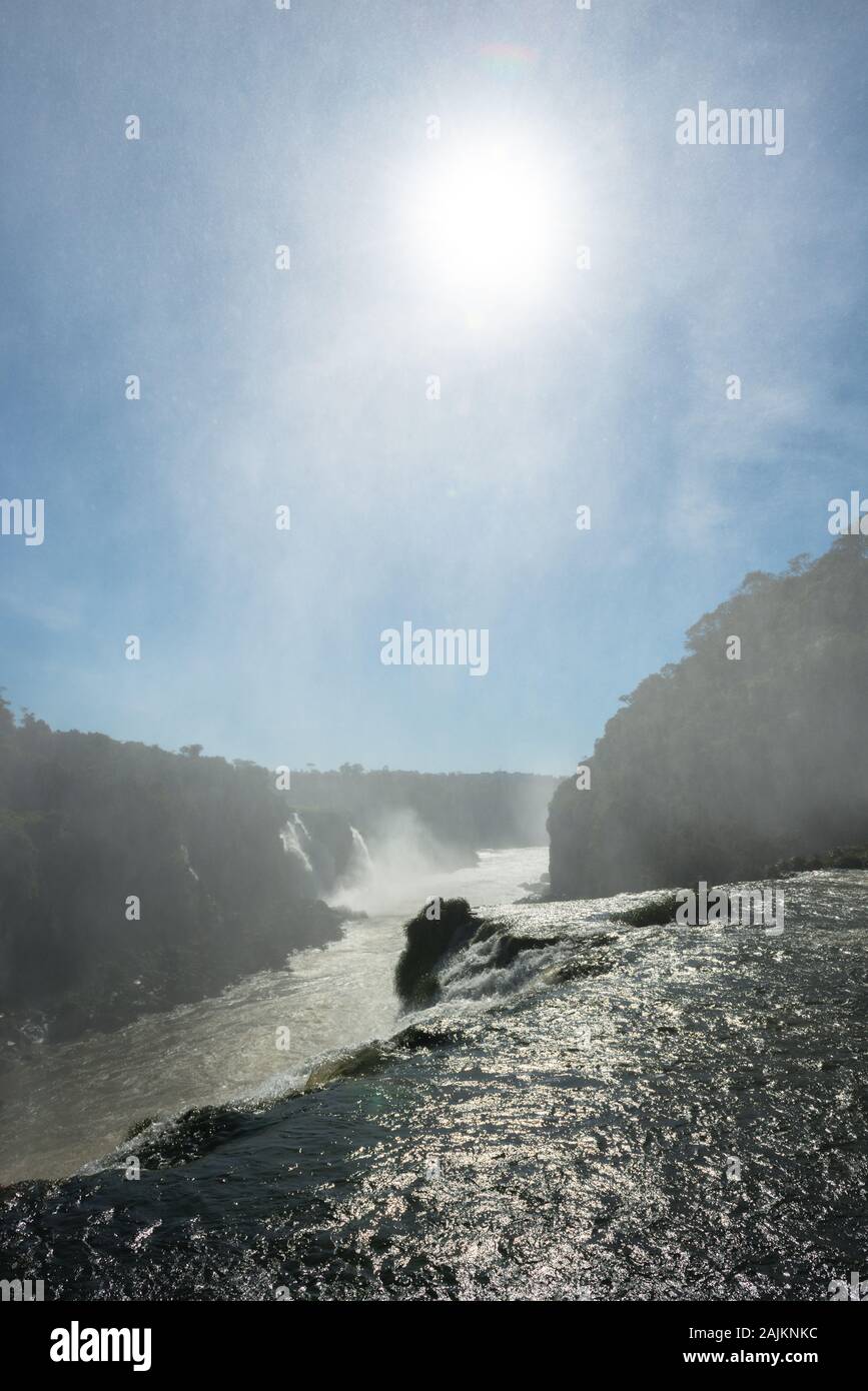 Iguacu Falls, côté brésilien, Parque National do Iguacu, Rio Grande do Sul, Brésil, Amérique Latine Banque D'Images