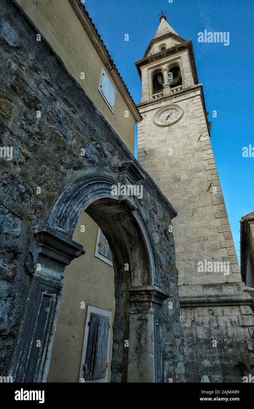 Église catholique Saint-Ivan dans la vieille ville de Budva, au Monténégro. Banque D'Images