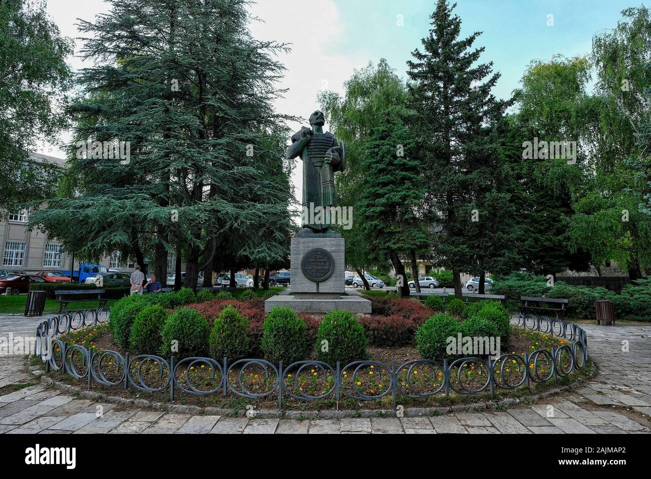 Cetinje, Monténégro - juin 2019 : la statue du héros Ivan Crnojevic du Monténégro, sur la place Dvorski le 20 juin 2019 à Cetinje. Banque D'Images