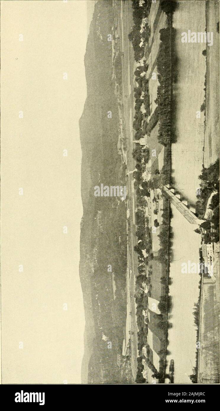 Histoire de la ville de Sunderland, dans le Massachusetts, qui a initialement adopté dans ses limites l'fowns de Montague et Leverett . o 1673 1899 HISTOIRE DE LA VILLE DE SUNDERLAND, dans le Massachusetts, qui a initialement adopté DANS SES LIMITES LES VILLES ACTUELLES DE MONTAGUE ET LEVERETT PAR JOHN MONTAGUE Smith avec les généalogies préparé par Henry W. TAFT et ABBIE T. MONTAGUE. Greenfield, Massachusetts : COMMUNIQUÉ DE E. A. HALL & Co., 1899. *^. ^^historyoftownofs00smit Banque D'Images