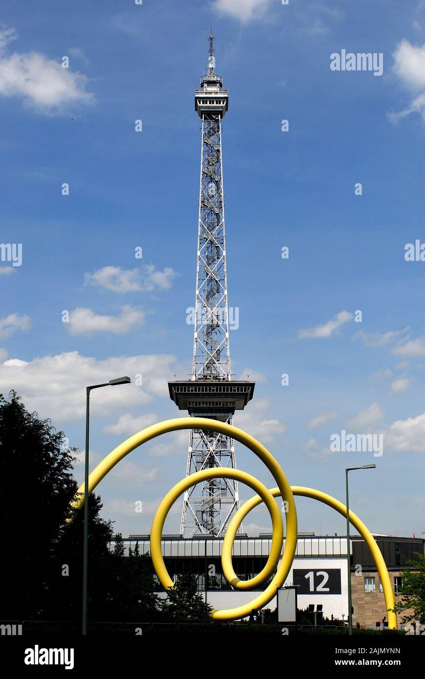 La tour radio de Berlin, Funkturm, vagues, la tour de radio signal Berliner  Funkturm architecture, radio, signal, tour, l'architecture, Westberlin,  architecture, art, aussenaufnahme, aussichtsturm, bauwerk, Berlin, grand,  bleu, ciel, Architecture ...