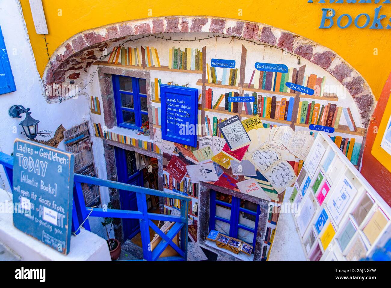 Atlantis Books, une librairie sur la rue principale d''Oia, Santorin, Grèce Banque D'Images