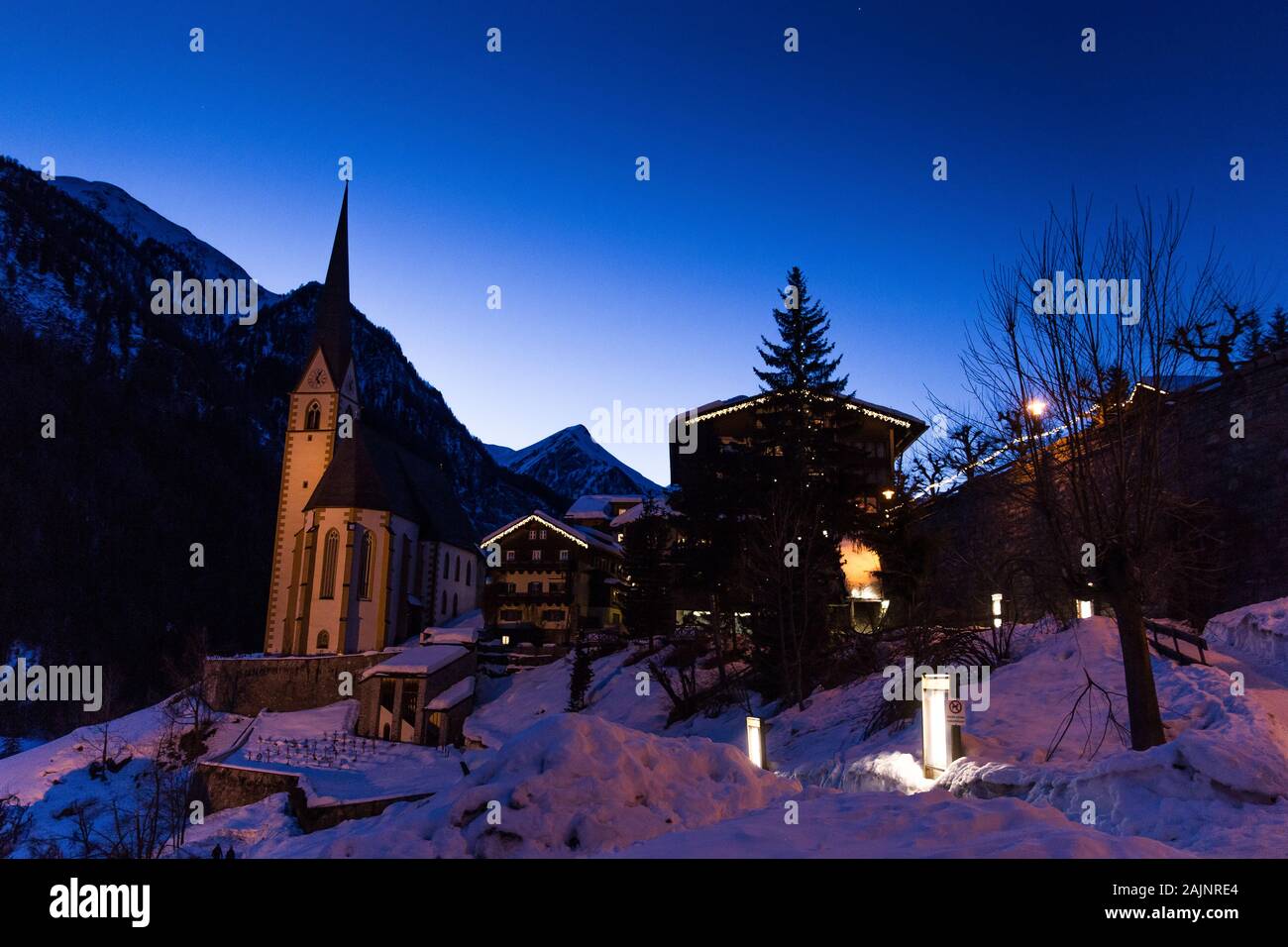 Heiligenblut am Grossglockner en Autriche en hiver. Banque D'Images