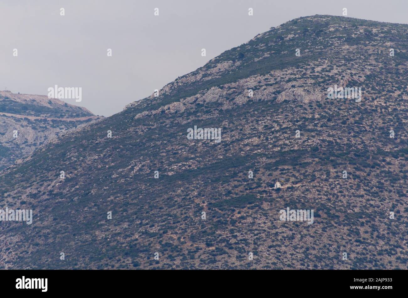 Une petite chapelle sur une colline au sud-est d'Athènes, Grèce périphérie Banque D'Images