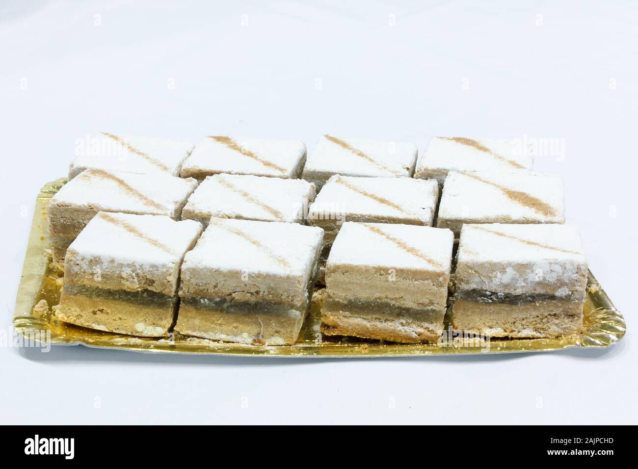 Et Savoureux Gateau Typique Espagnol Appele Cortadillo Farci Aux Cheveux D Ange Photo Stock Alamy