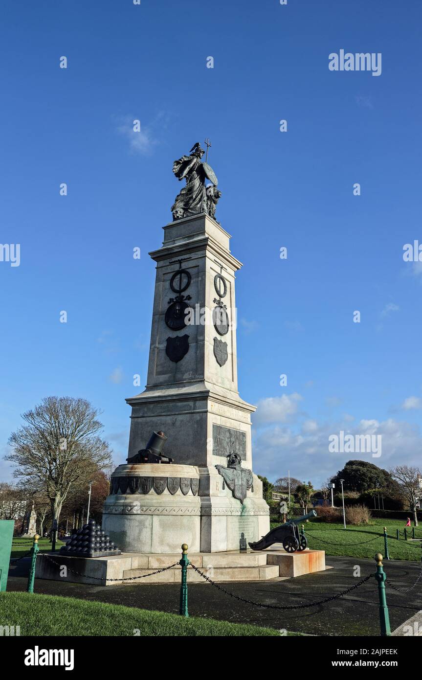 Le Plymouth Armada Memorial sur la Promenade à Plymouth Hoe par Herbert UN Gribble et architecte Charles peut, sculpteur. 1888 Banque D'Images