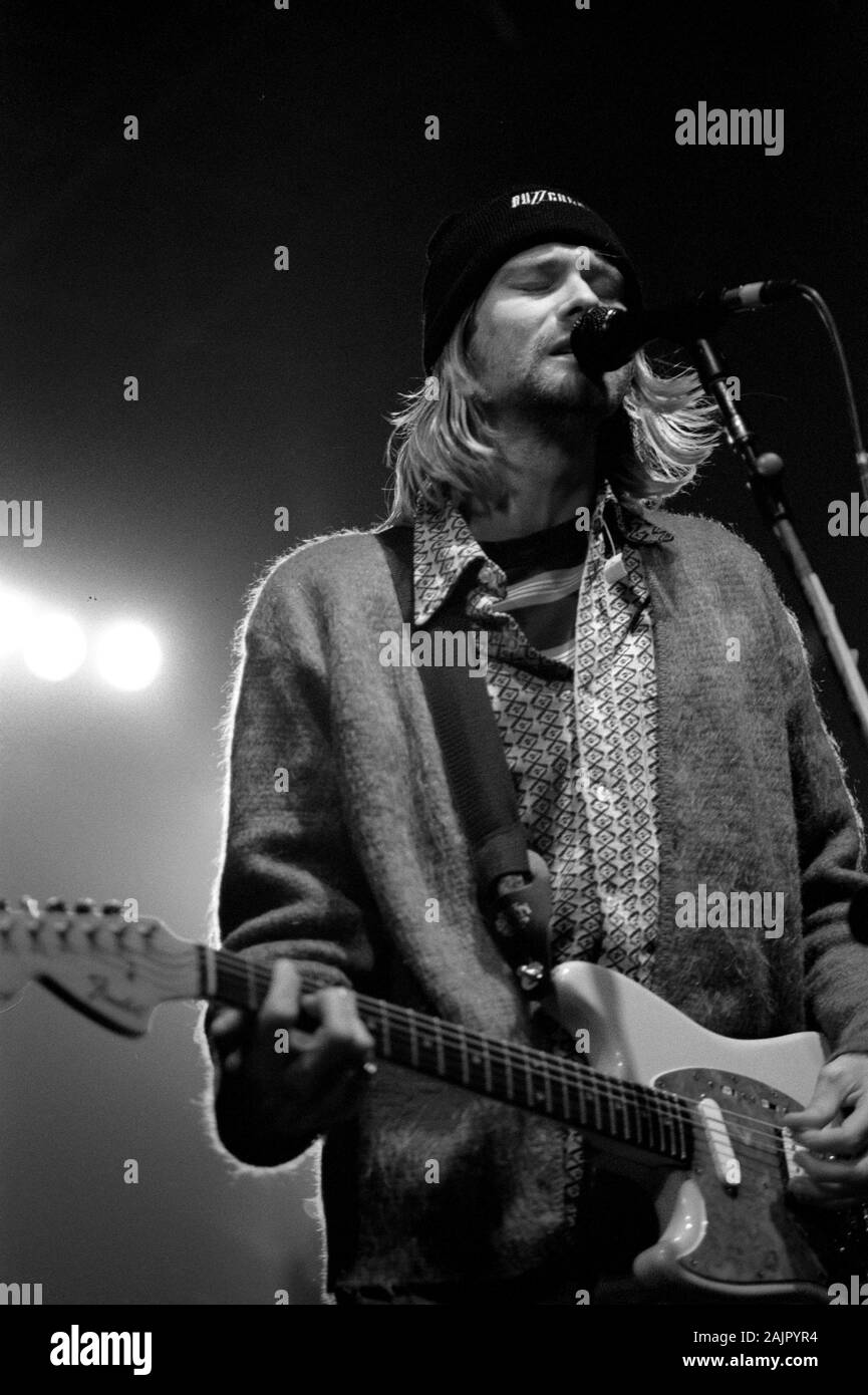 Poster Sur Toile Kurt Cobain Noir Et Blanc - 60x90 Cm - Décoration Murale Musique Rock, Chambre, Bureau - Sans Cadre