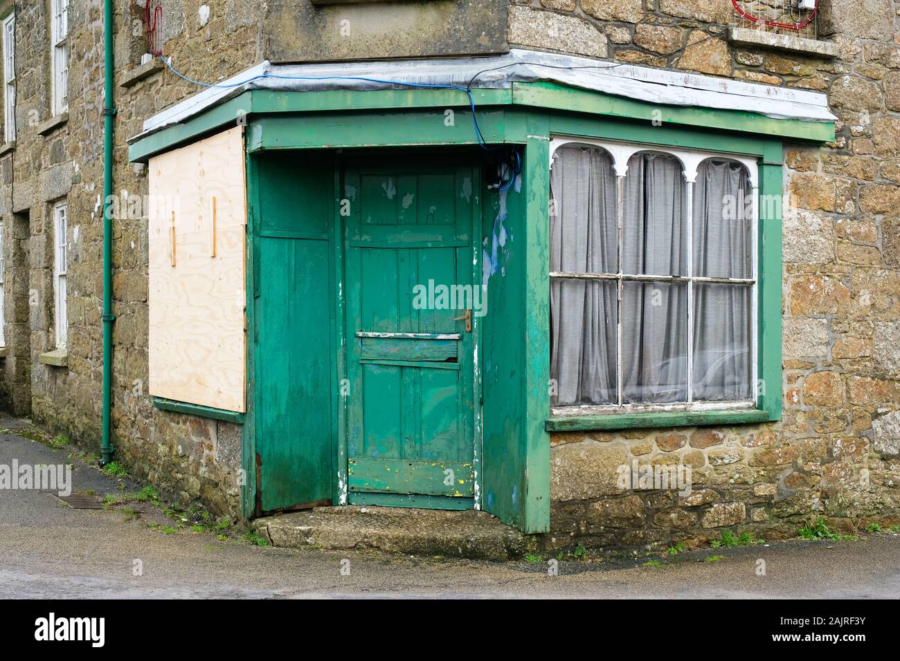 Un bâtiment abandonné à l'extérieur, utilisé comme emplacement de la pub à Sam Peckinpah's 1971 film, les chiens de paille. St Buryan, Cornwall, UK - John Gollop Banque D'Images