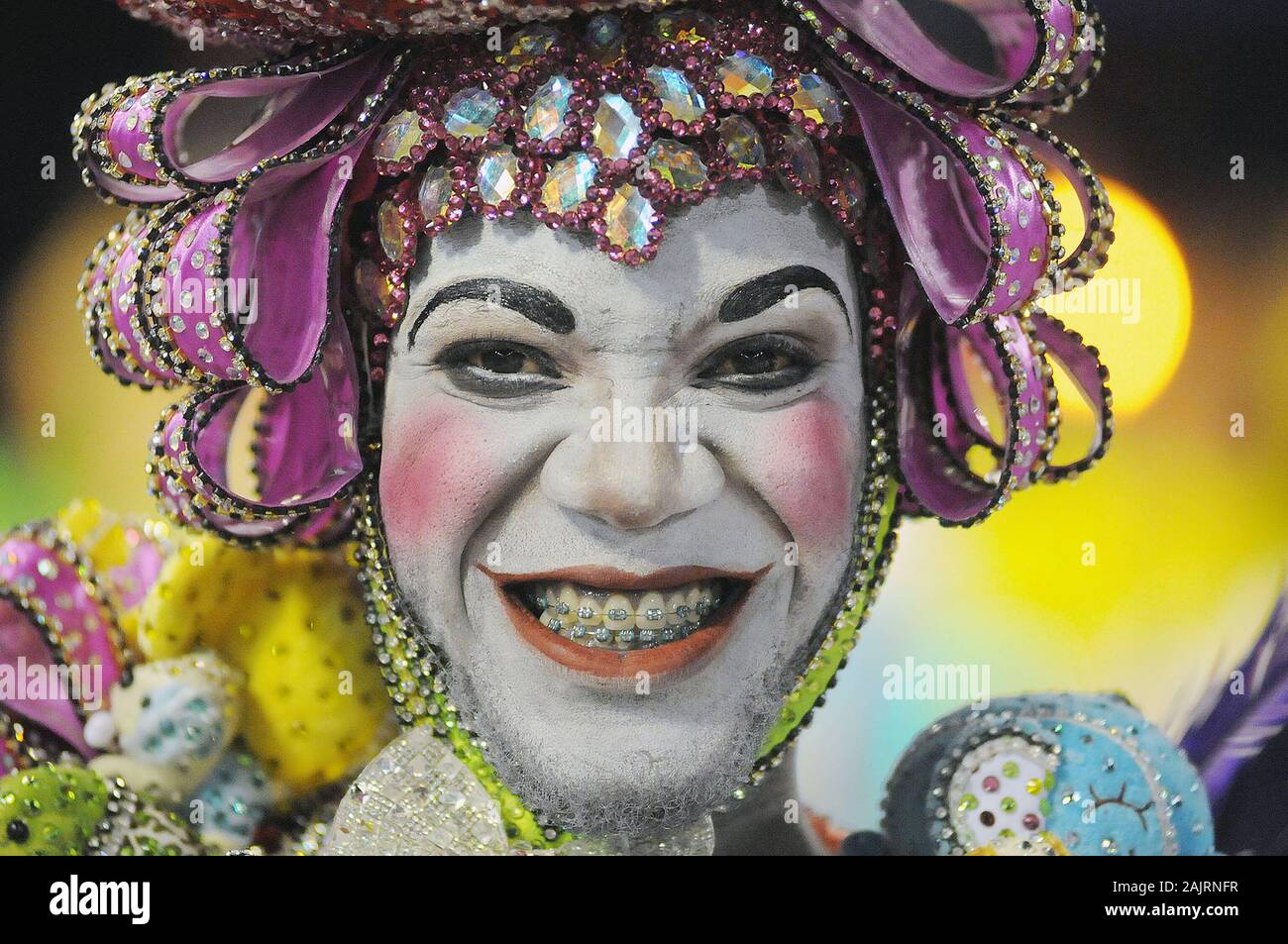 Rio de Janeiro, Brésil, le 26 février 2017. Défilé des écoles de samba pendant le Carnaval de Rio de Janeiro, au Sambadrome, dans la ville de Rio de Janeiro. Banque D'Images