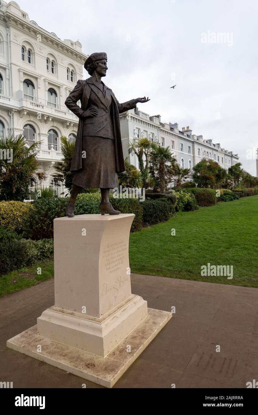 Statue de Nancy, Lady Astor, Plymouth Hoe, Plymouth UK Banque D'Images