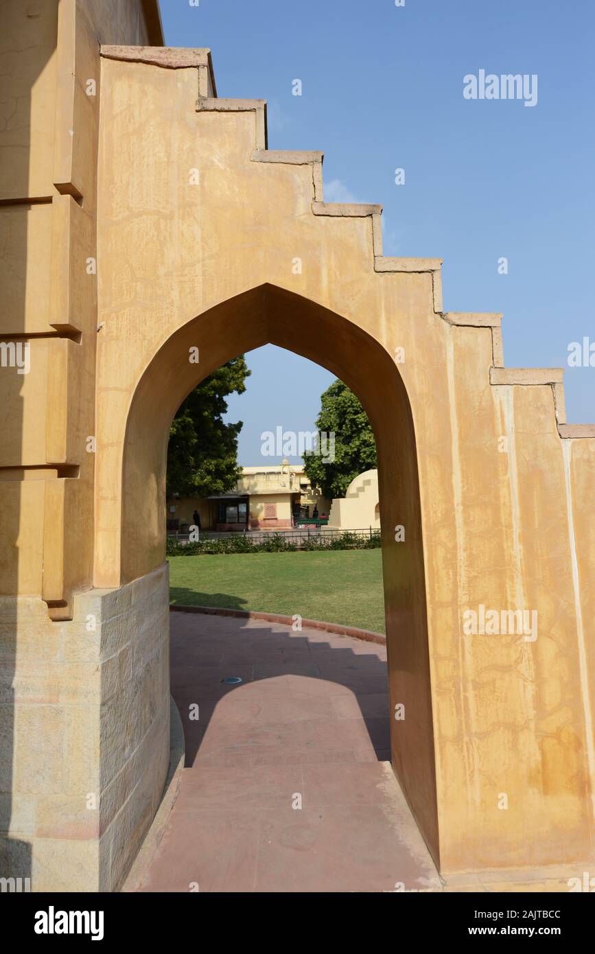 Le goudron de Jantar est une collection de dix-neuf instruments astronomiques architecturaux construits par le roi Sawai Jai Singh II de Maratha Rajput Banque D'Images