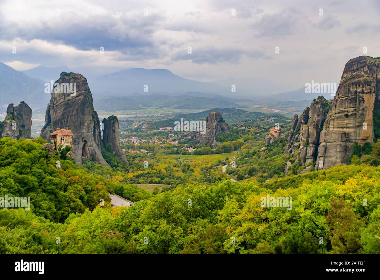 Paysage du monastère et dans la formation de la roche, les Météores Grèce Banque D'Images