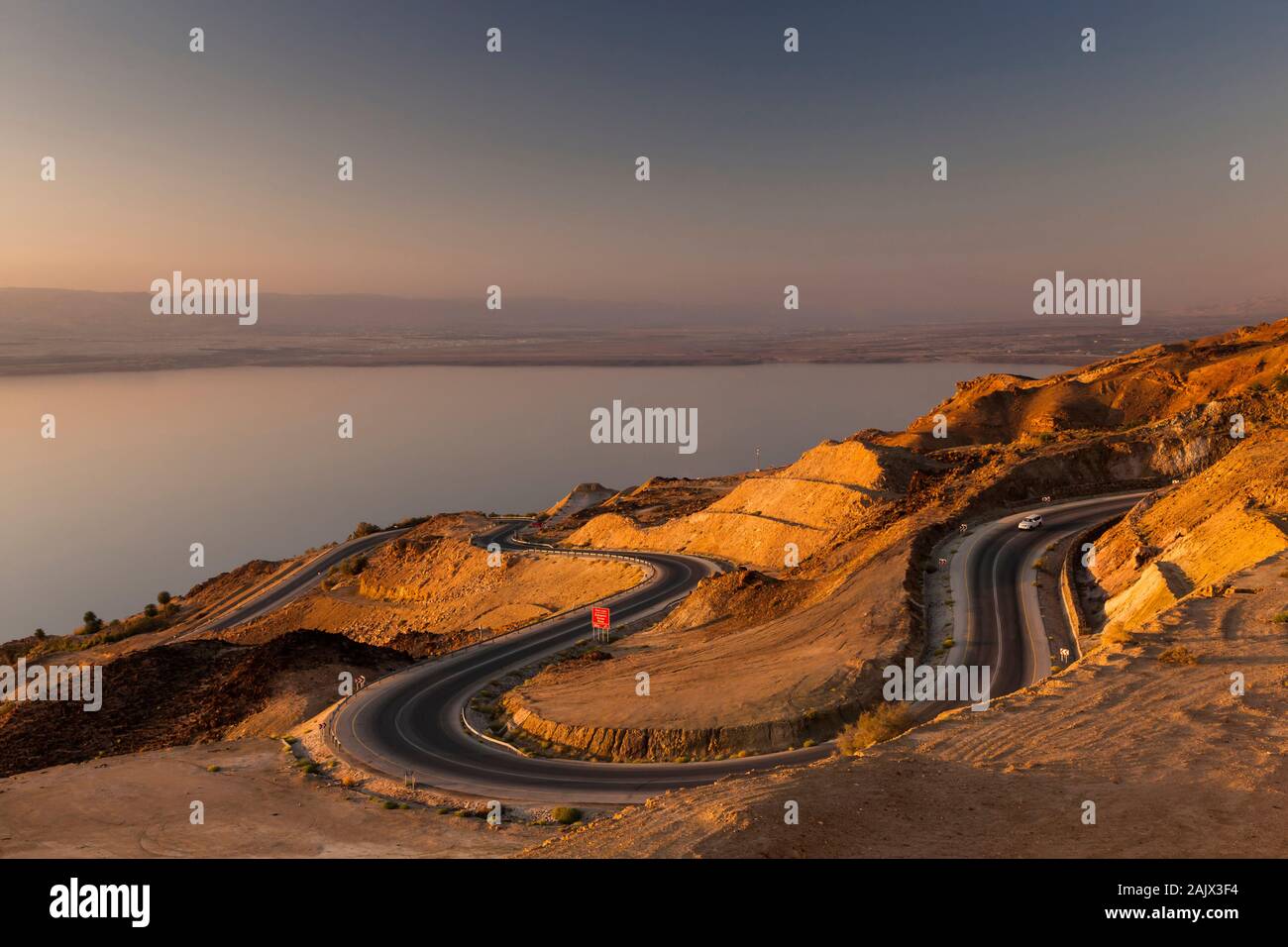 Soirée de la mer Morte, dans la rue Ma'in de Madaba à la mer Morte, la plus basse place sur terre, Ma'in, Jordanie, Moyen-Orient, Asie Banque D'Images