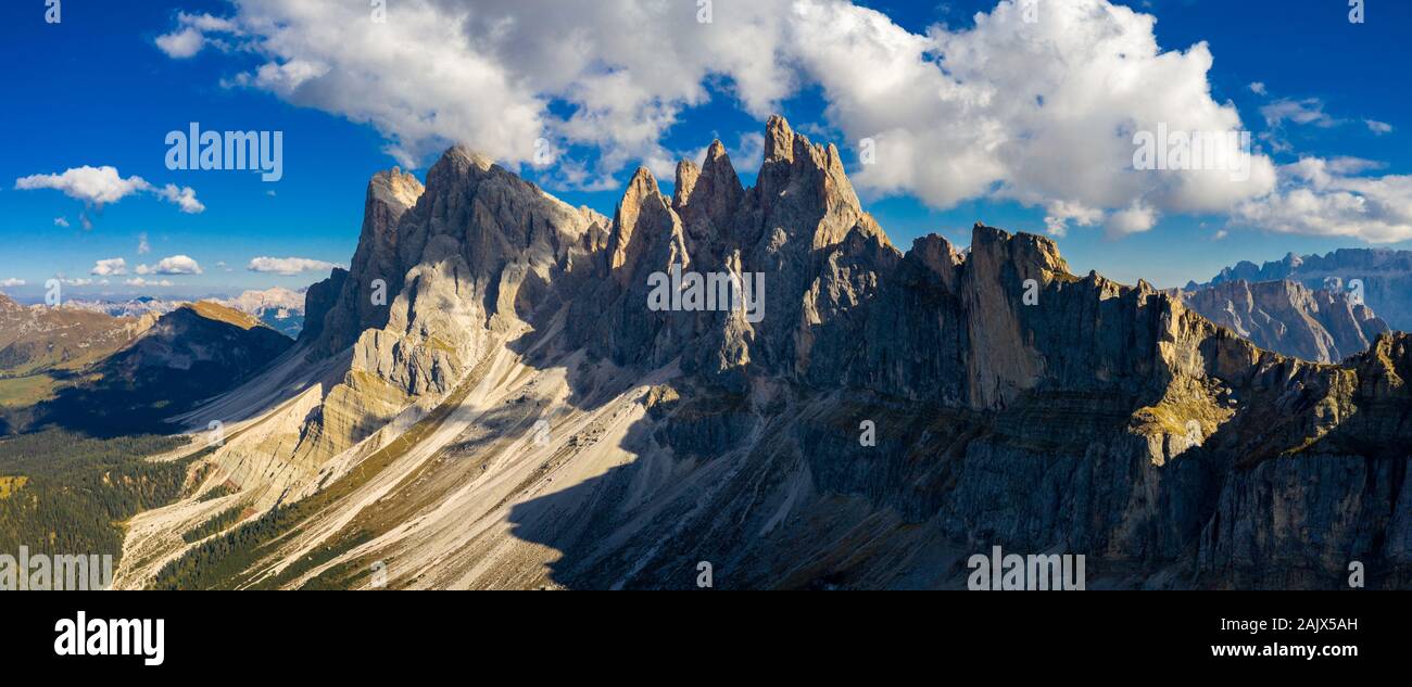 Secada en automne dans le sud du Tyrol dans les Alpes du nord de l'Italie. Vues de Seceda sur les montagnes Odle en automne avec les couleurs de l'automne. Secada, Val Gardena, Banque D'Images