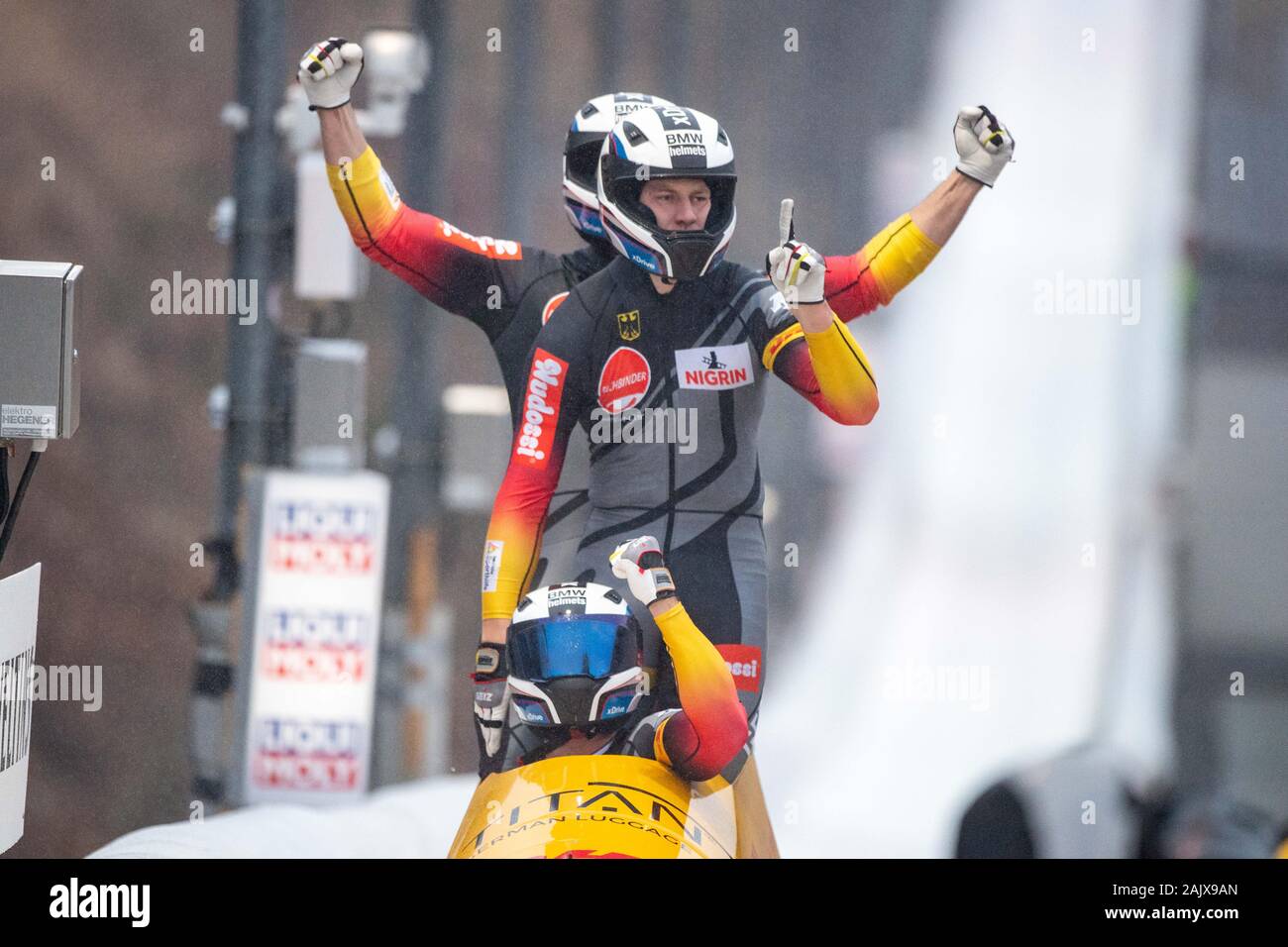 Johannes LOCHNER (GER), Florian BAUER (GER), Christopher WEBER (GER), Christian RASP (GER), jubilation, ils applaudissent, ils applaudissent, joie, Cheers, célébrer, objectif, terminer, champion d'Europe, Coupe du Monde IBSF BMW et bob à 4 aux championnats d'Europe le 4 janvier 2020 à Winterberg/Allemagne. Â | conditions dans le monde entier Banque D'Images