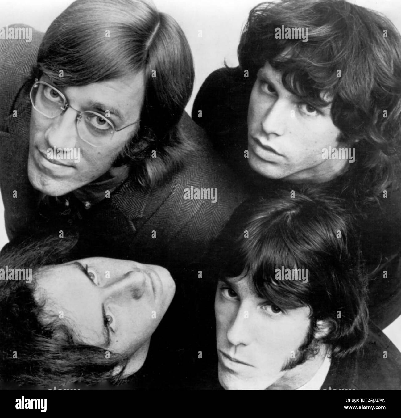 Les portes de la photo promotionnelle du groupe américain de 1966 avec Jim Morrison en haut à droite Banque D'Images