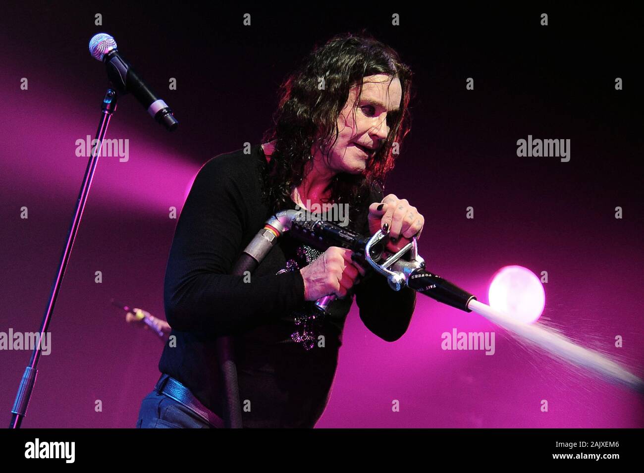 Italie Milan, 22 septembre 2010, concert live de Ozzy Osbourne au PalaSharp : Le chanteur Ozzy Osbourne lors du concert Banque D'Images