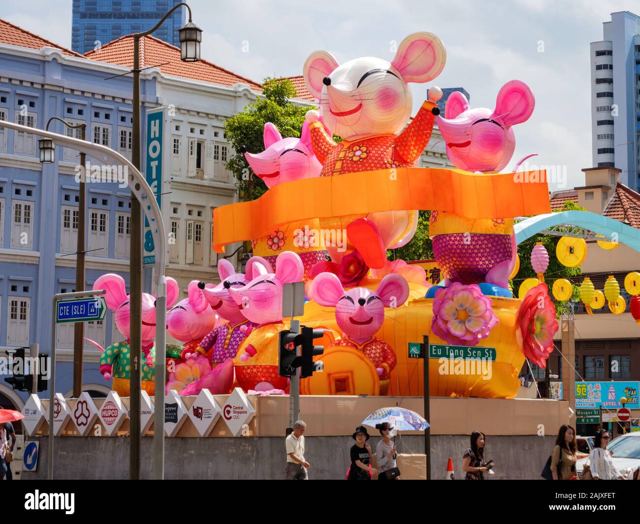 26 DEC 2019 - Singapour - vue de jour de décorations du Nouvel An chinois à Singapour Chinatown, Eu Tong Sen Street pour célébrer l'année du Rat 2020 Banque D'Images