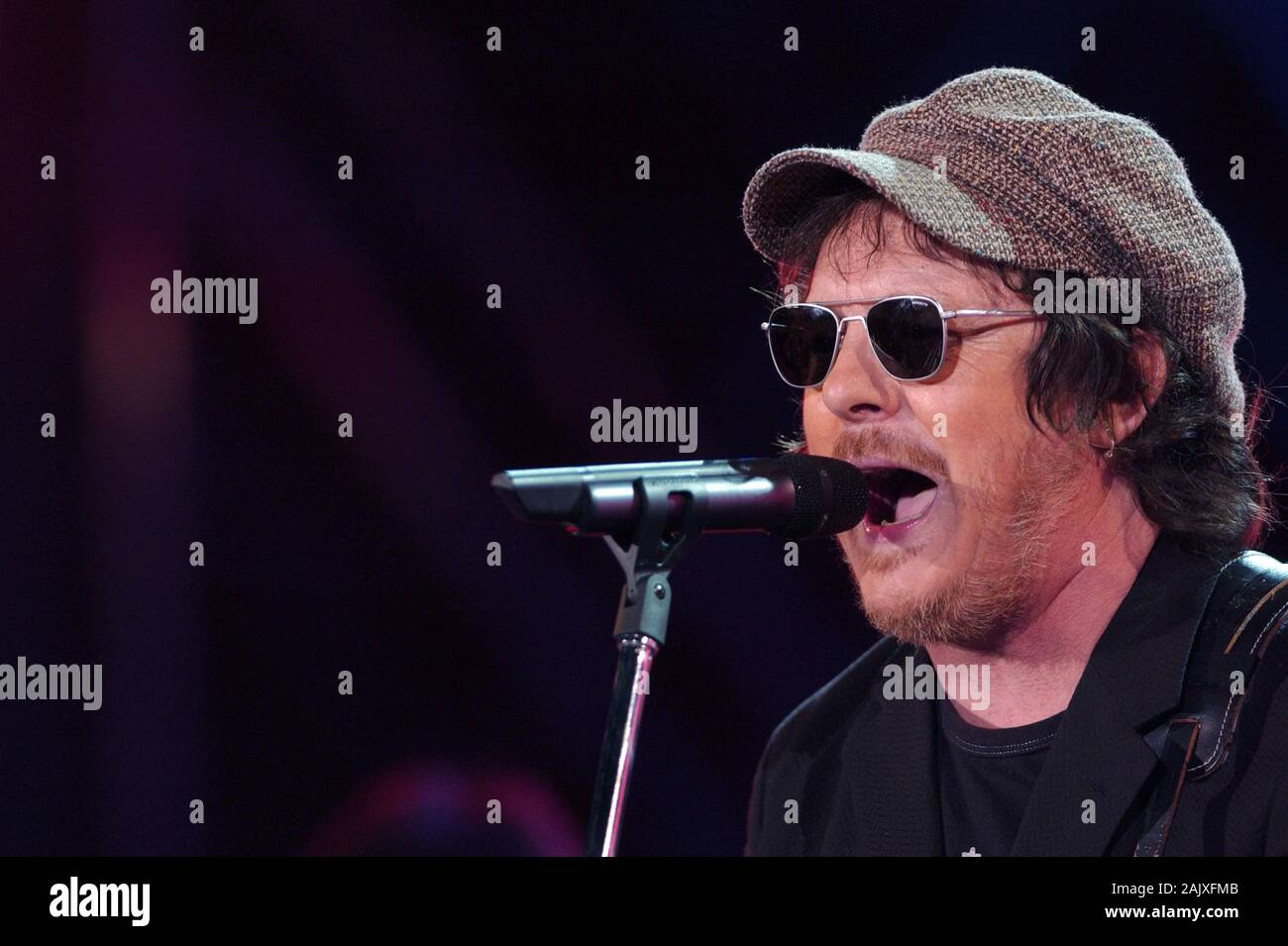 Milano Italie 05/29/2004, l'Arena Civica : Zucchero Fornaciari en concert au cours de l'événement musical Festivalbar '2004'. Banque D'Images