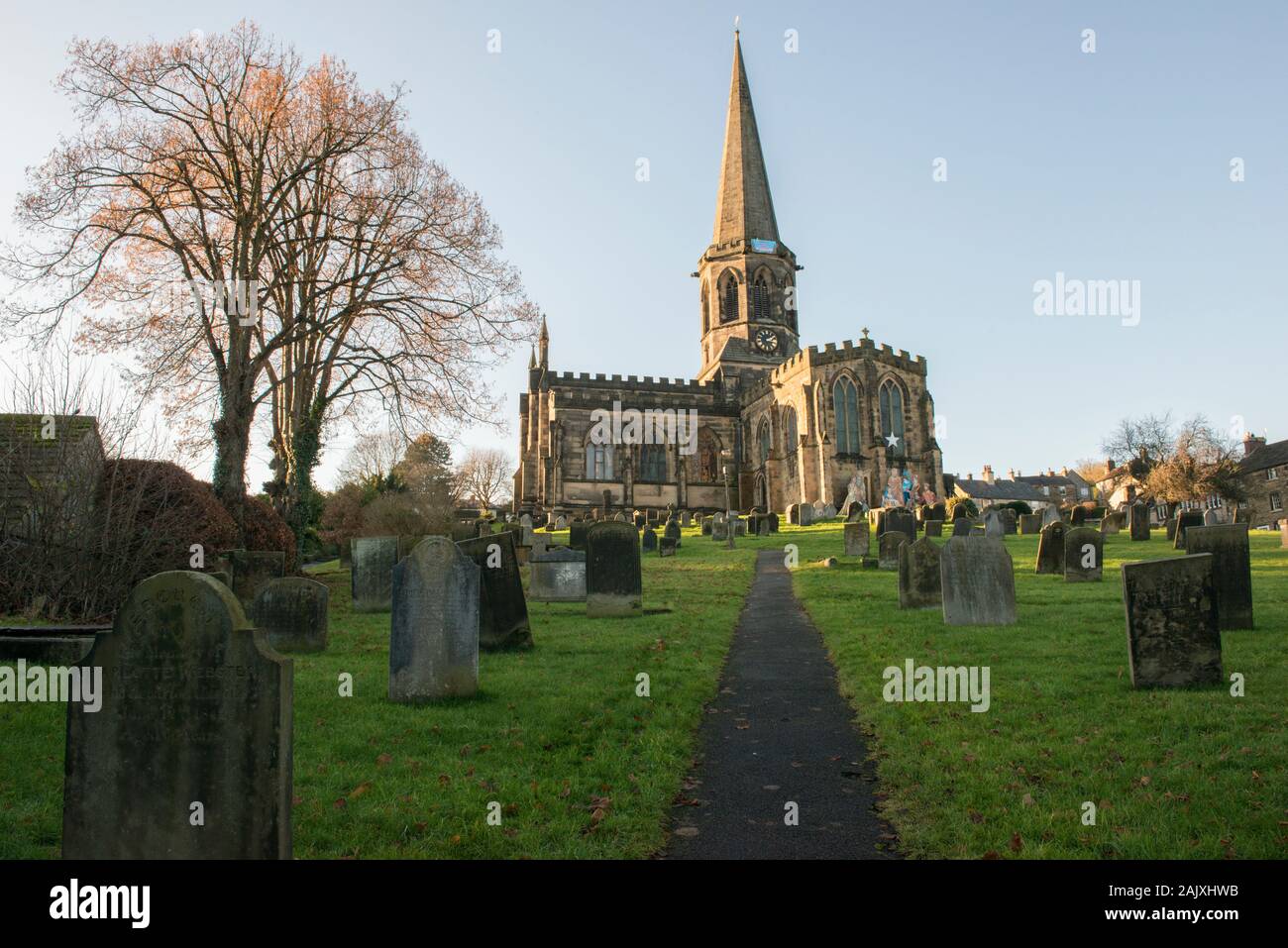 All Saints Church, l'église paroissiale de la ville de marché historique de Bakewell au cœur du Peak District. Banque D'Images