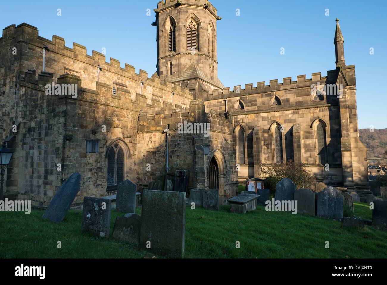 All Saints Church, l'église paroissiale de la ville de marché historique de Bakewell au cœur du Peak District. Banque D'Images