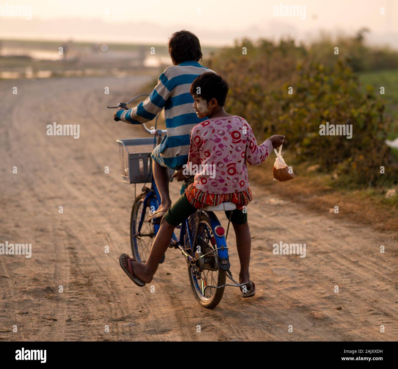 Les enfants du Myanmar Banque D'Images