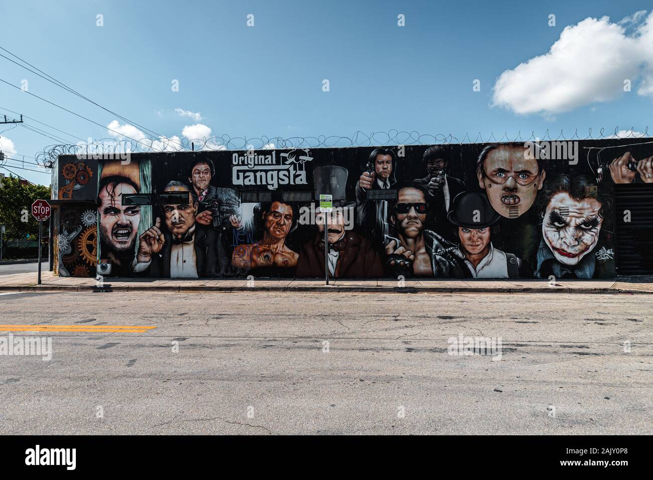 Exploration de la graffitis dans le quartier hipster Wynwood de Miami avec ses murs Wynwood (Miami, Floride, États-Unis) Banque D'Images