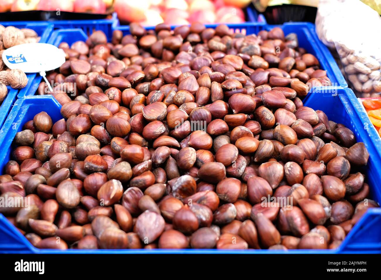 L'Europe, Espagne, Mallorca, Pollença au marché hebdomadaire à la fin de décembre 2019, les châtaignes, Banque D'Images