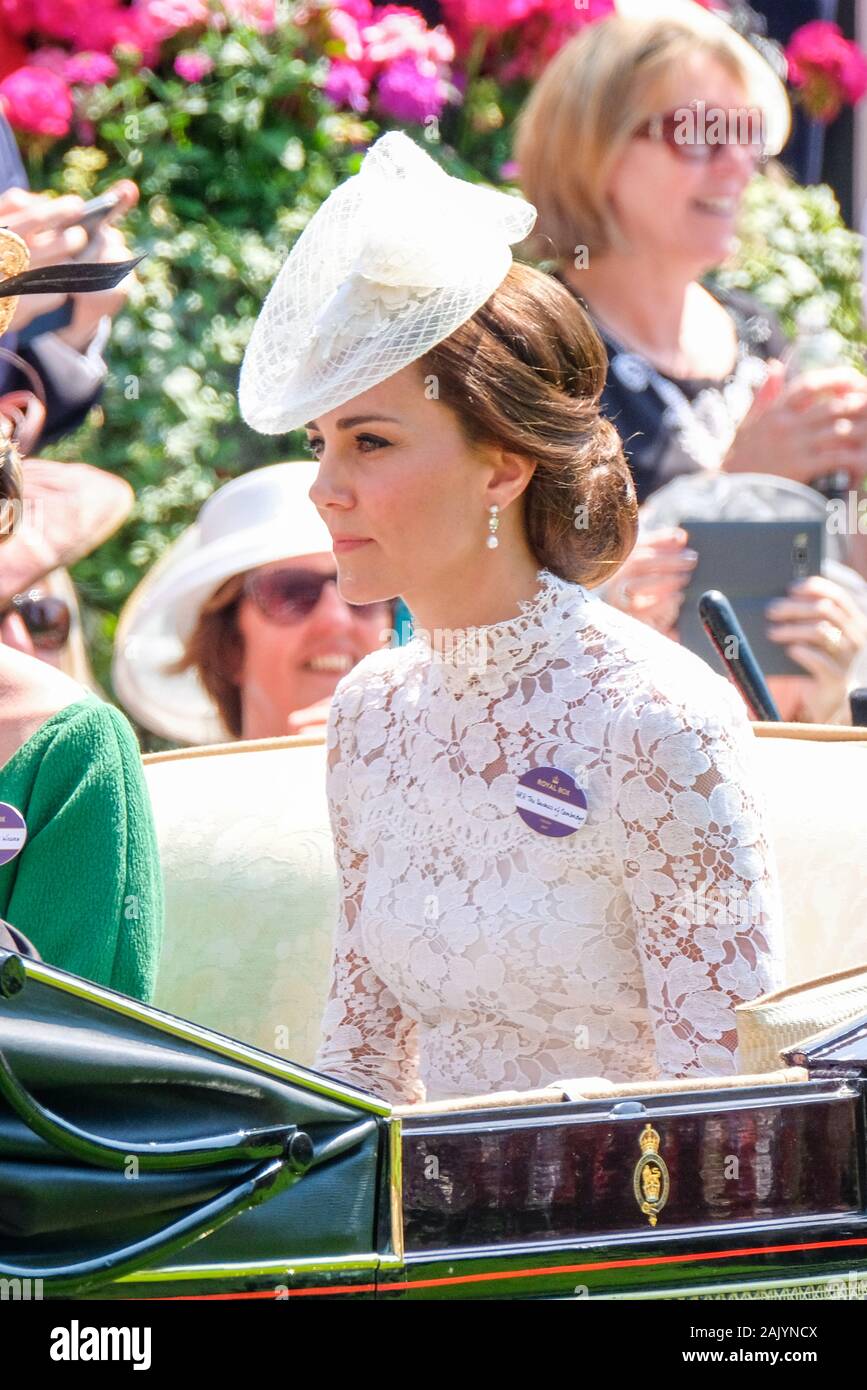 Images historiques de Kate Middleton, la duchesse de Cambridge à Royal Ascot, Royaume-Uni Banque D'Images