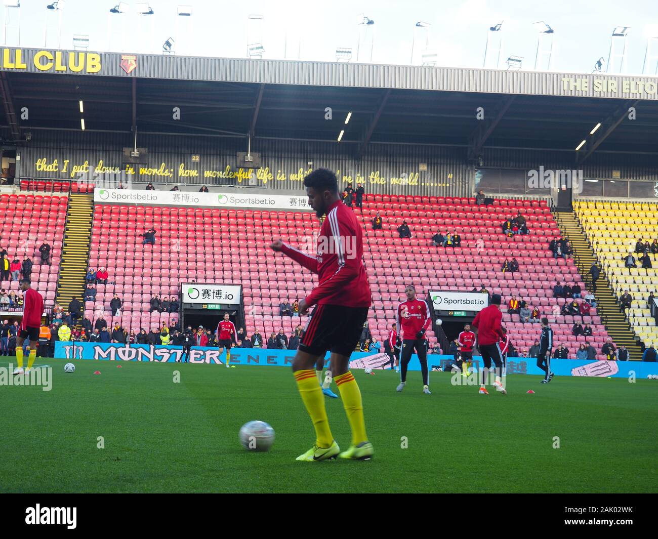 Watford joueurs s'échauffer avant de la FA Cup Match vs Tranmere Rovers Banque D'Images