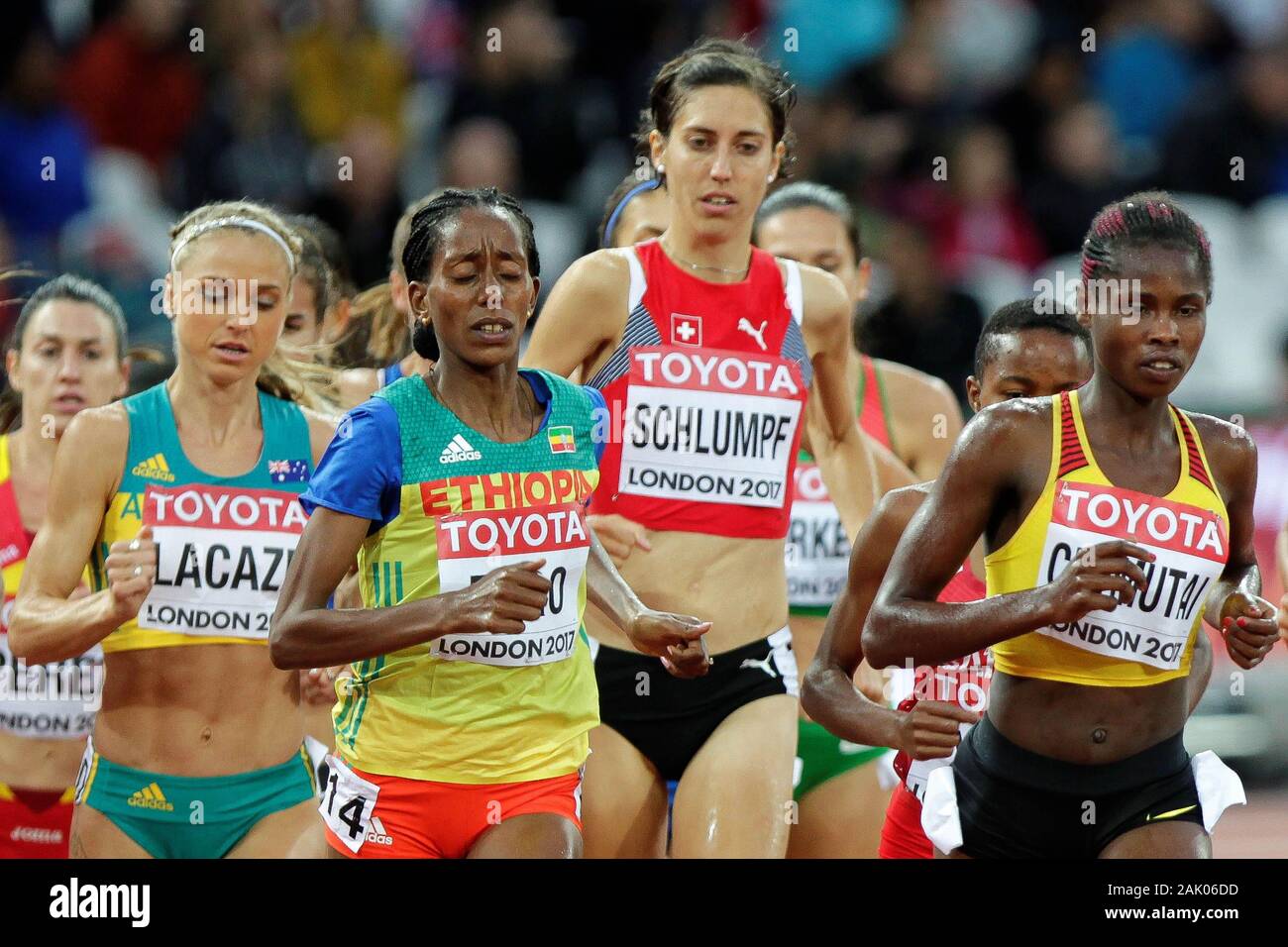 Genevieve Gregson (Australie), causant la famine Etenesh Diro (pastille),  Fabienne Schlumpf (Suisse) et Peruth Chemutai (Ouganda) au cours de la 3e  chauffe 3000 m Steeple Femmes de l'IAAF Championnats du monde d'athlétisme