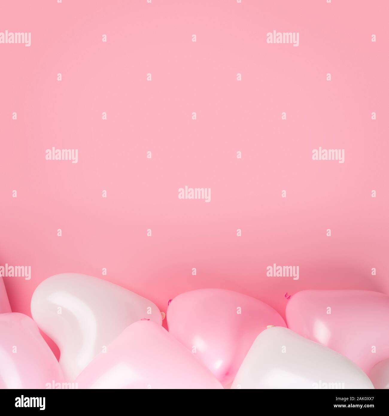 De nombreux messages d'Happy valentines day rose et blanche en forme de coeur fond de ballons border frame télévision coucha avec copie espace pour le texte Banque D'Images