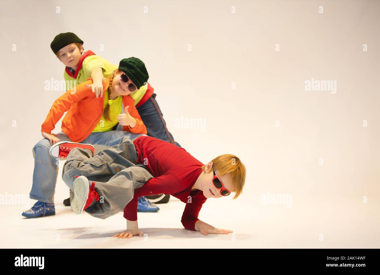 Les enfants de l'équipe de breakdance Banque D'Images
