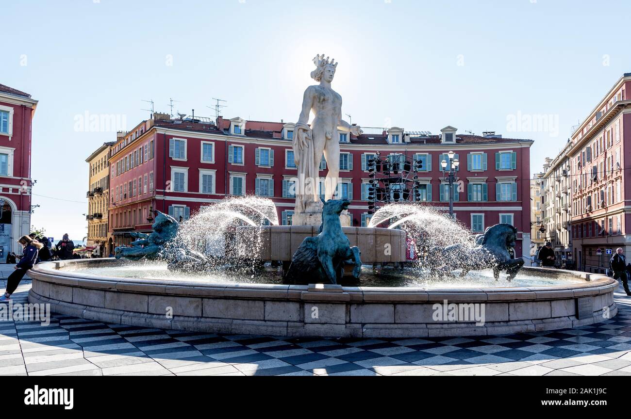 Statue d'Apollon en place la Place Masséna Nice France Banque D'Images