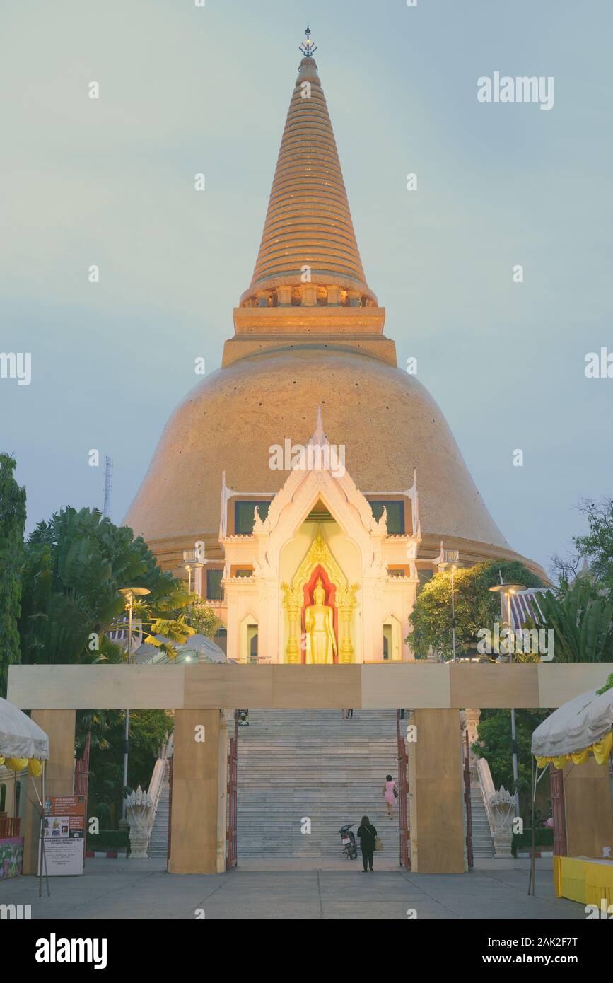 Phra Pathommachedi Temple de Nakhon Pathom, Thaïlande Banque D'Images