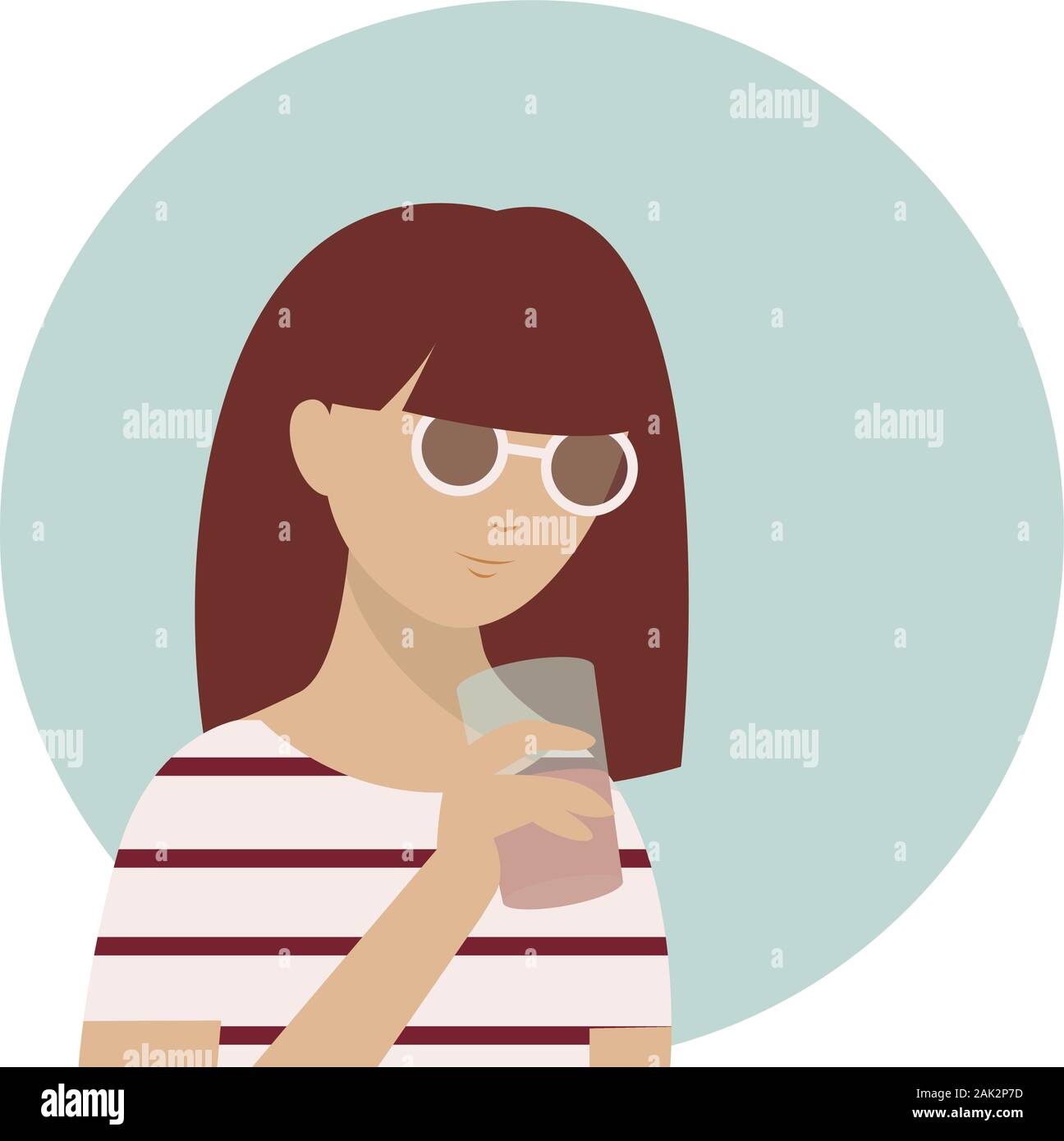 Cute girl en haut rayé et lunettes de boire du jus ou smoothie Illustration de Vecteur