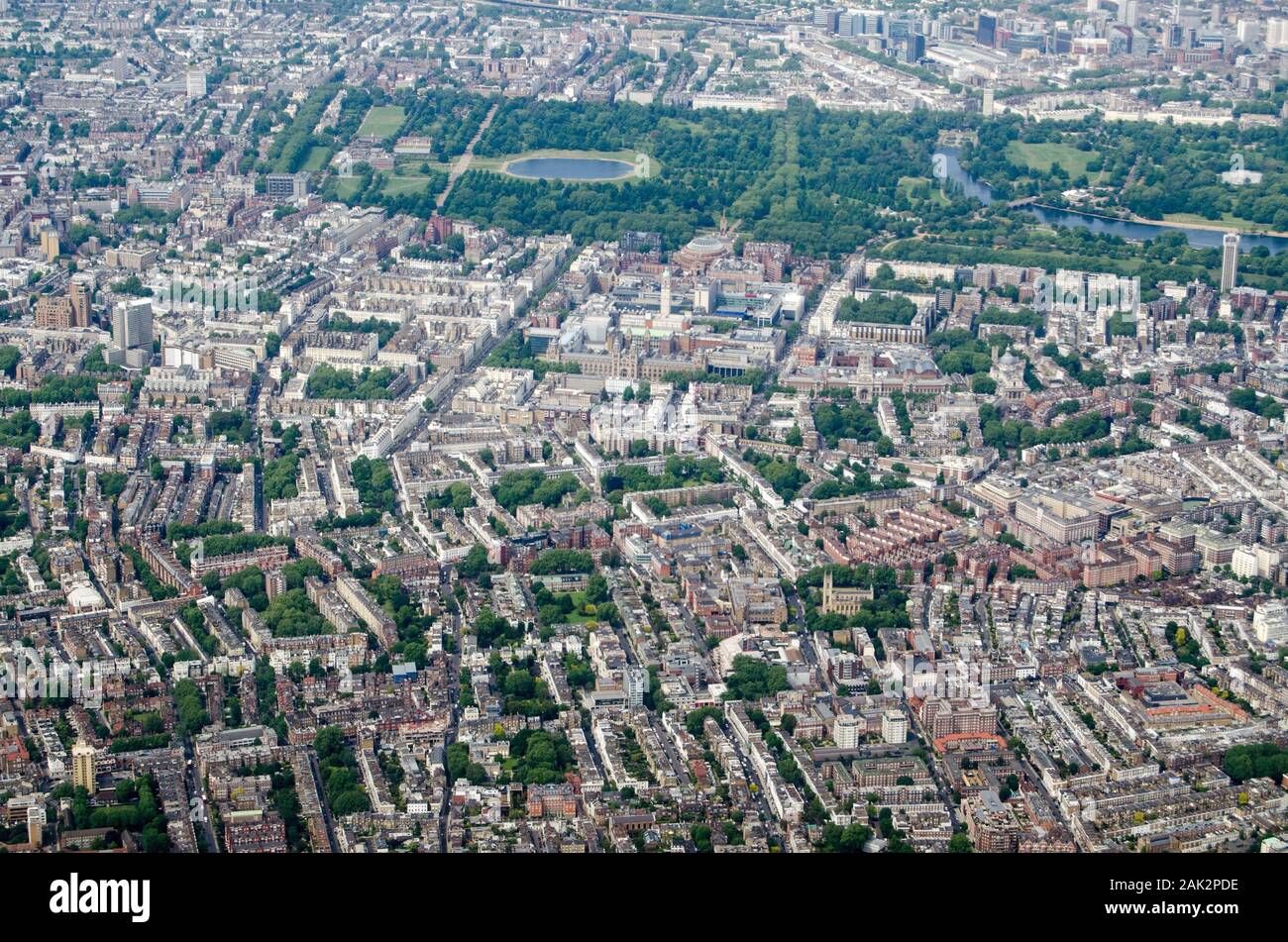 Vue aérienne à l'échelle du Nord South Kensington, Hyde Park et Albertopolis dans le centre de Londres sur un matin ensoleillé. Banque D'Images