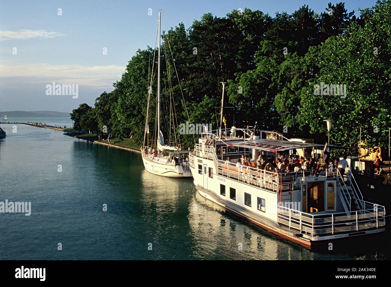 À l'ancre de bateau Canal Sio à Siofok au lac Balaton, en Hongrie. (Photo non datée) | conditions dans le monde entier Banque D'Images